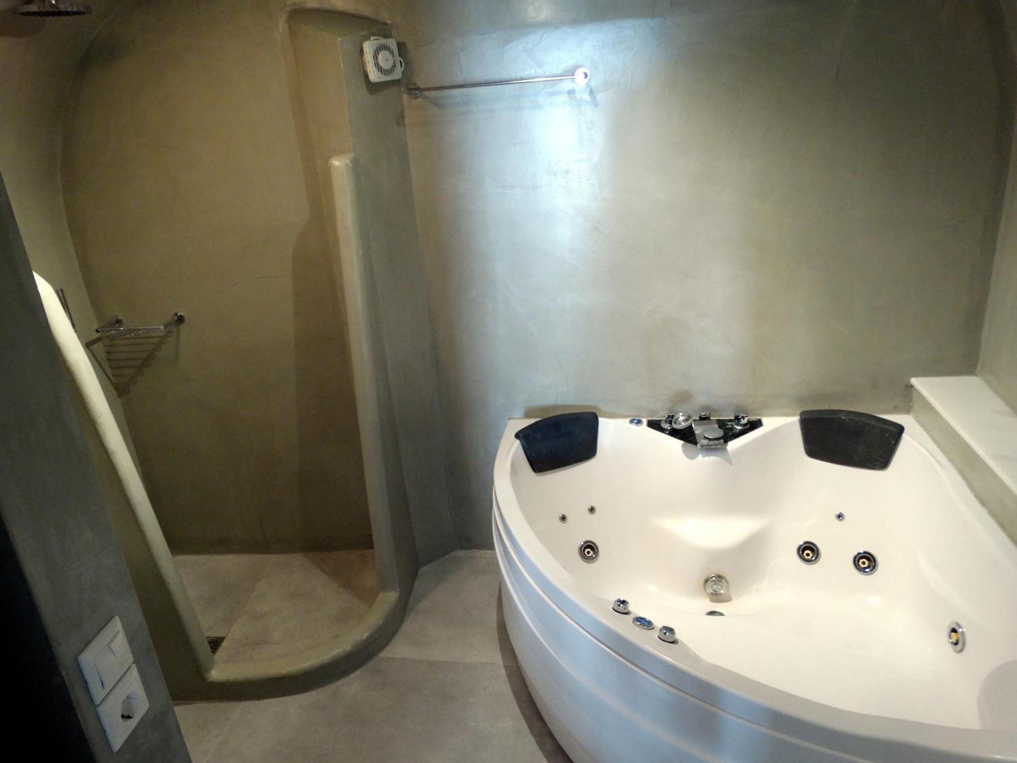 Yposkafo Suites - Studio - Santorini Fira  Bagian luar foto