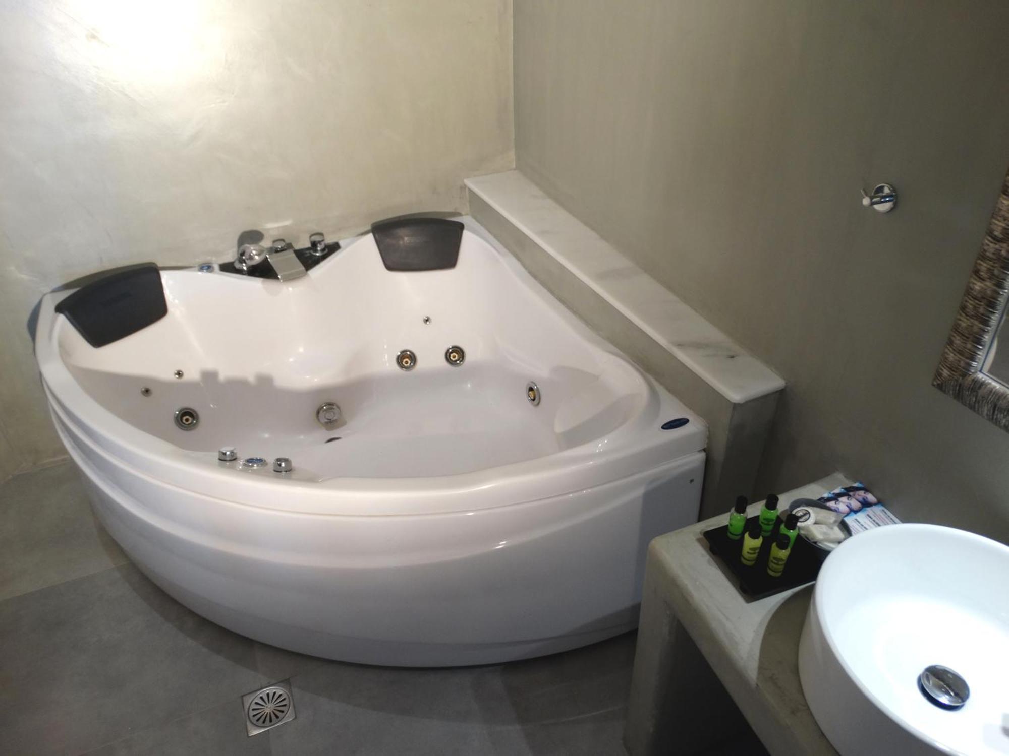 Yposkafo Suites - Studio - Santorini Fira  Bagian luar foto