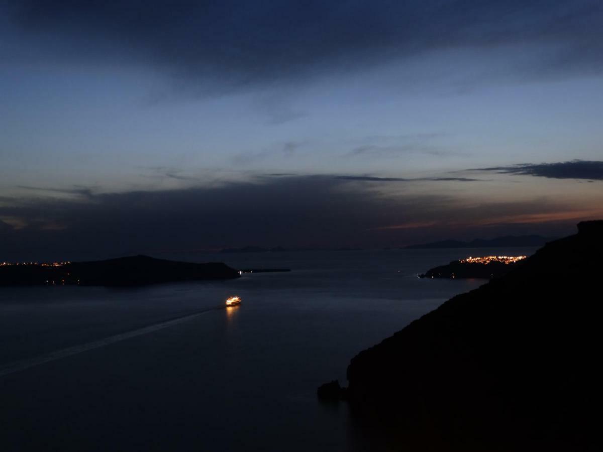 Yposkafo Suites - Studio - Santorini Fira  Bagian luar foto